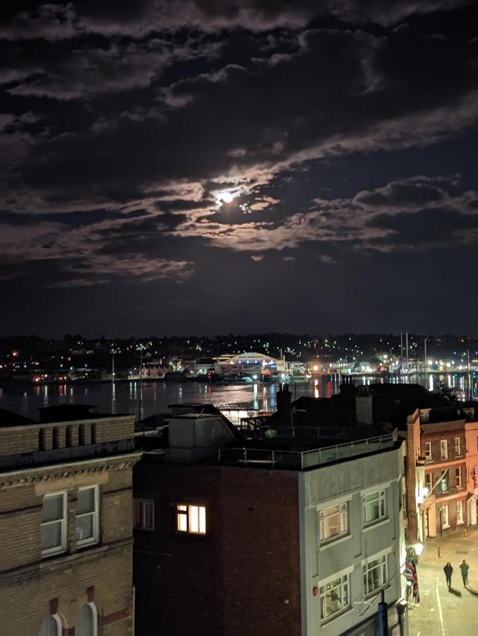 Seafarer'S View - 6 Bedroom Townhouse In Cowes, Parking & Seaviews. Cowes  Exteriér fotografie